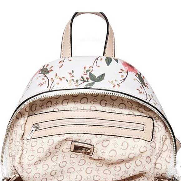 Guess back pack - Picture 3 of 4